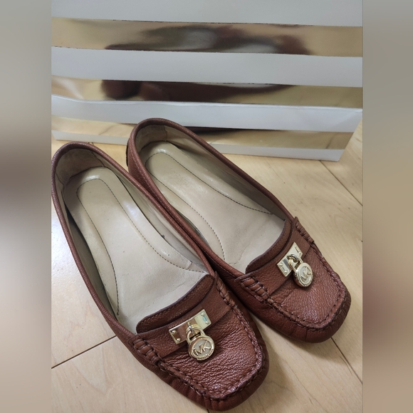 Michael Kors brown leather loafer flat shoes - Picture 1 of 1